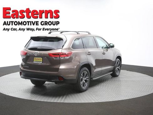 Used 2019 Toyota Highlander LE FWD image 39