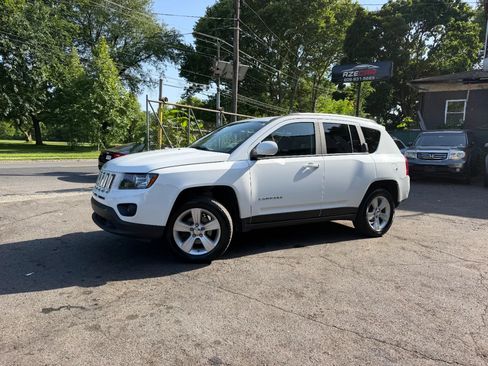Used 2016 Jeep Compass Latitude AWD/4WD image 6
