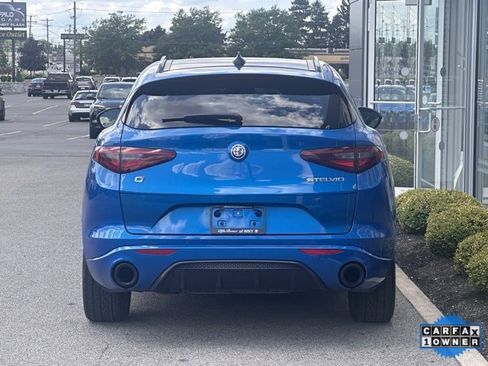 Used 2022 Alfa Romeo Stelvio Veloce image 5