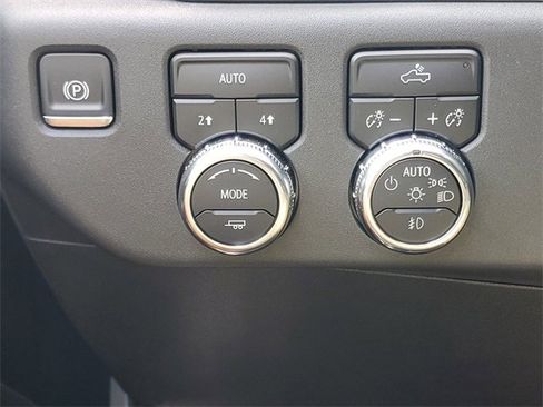 Certified 2025 GMC Sierra 1500 Elevation image 25