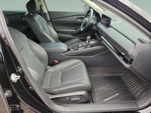 Used 2024 Honda Accord Touring image 18