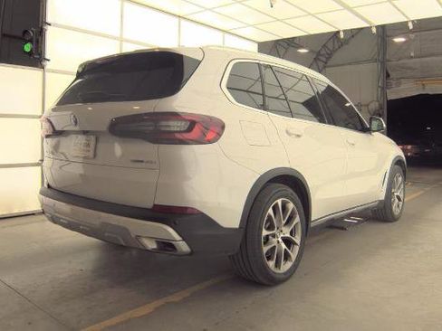 Used 2023 BMW X5 sDrive40i w/ Luxury Seating Package image 2