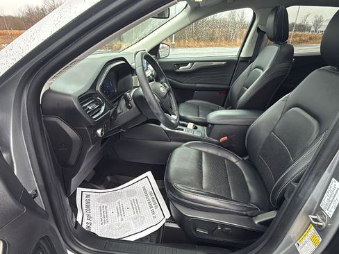 Used 2022 Ford Escape Titanium AWD/4WD image 24