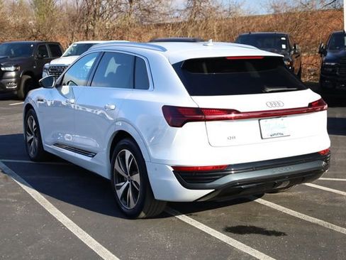 Used 2024 Audi Q8 e-tron Premium Plus w/ Premium Plus Package image 6