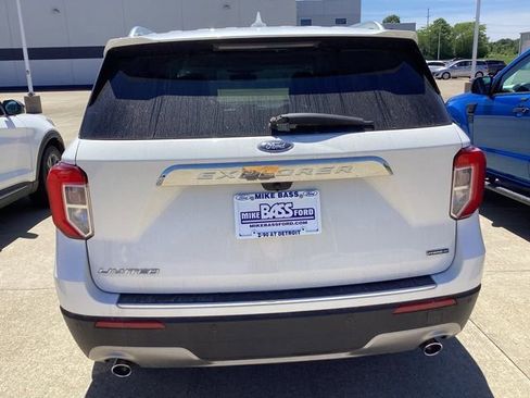 Used 2021 Ford Explorer Limited w/ Hybrid Equipment Group 310A AWD/4WD image 11