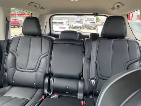 Used 2025 INFINITI QX80 Sensory AWD/4WD image 14