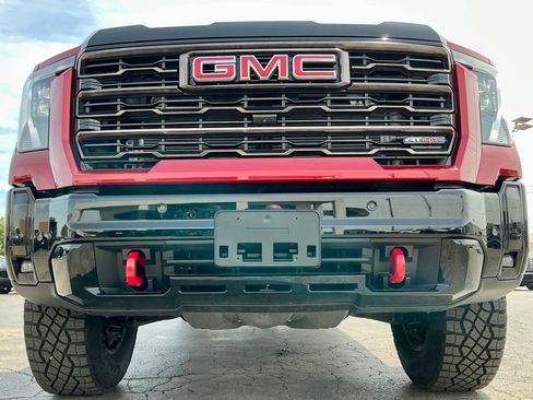 Used 2025 GMC Sierra 2500 AT4X AWD/4WD image 9