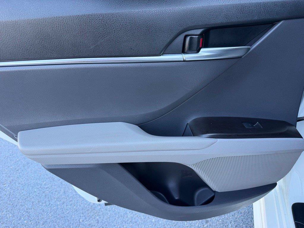 Used 2024 Toyota Camry SE FWD image 13