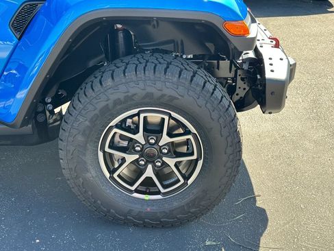 New 2026 Jeep Gladiator Rubicon AWD/4WD image 13