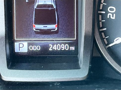 Used 2023 Toyota Tacoma TRD Sport image 12