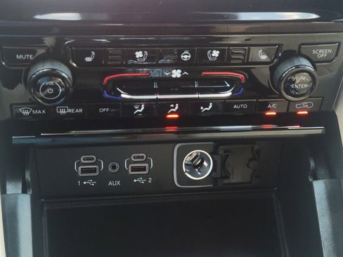 New 2025 Jeep Grand Cherokee L Limited w/ Luxury Tech Group II image 21