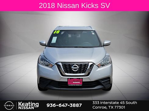 Used 2018 Nissan Kicks SV FWD image 2