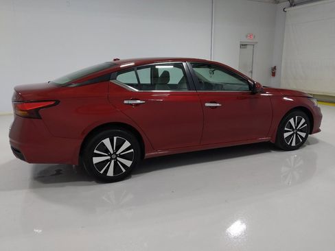 Used 2022 Nissan Altima 2.5 SV w/ SV Premium Package image 10
