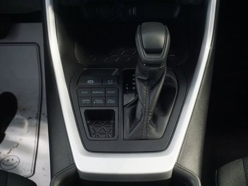 Certified 2025 Toyota RAV4 LE image 29