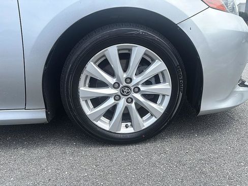 Used 2020 Toyota Camry LE FWD image 11
