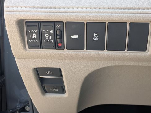 Used 2025 Honda Odyssey EX-L image 16