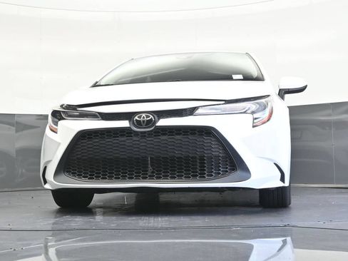 Used 2021 Toyota Corolla LE FWD image 30
