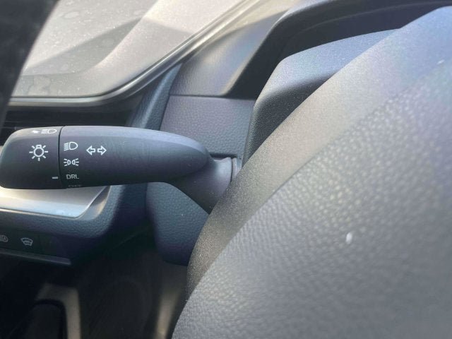Used 2025 Toyota Prius LE FWD image 23