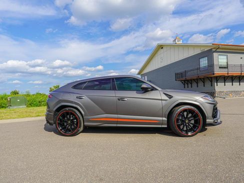 Used 2022 Lamborghini Urus AWD/4WD image 21