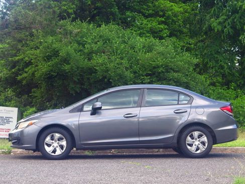 Used 2013 Honda Civic LX image 2