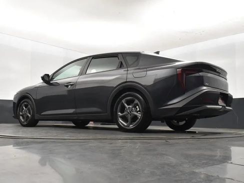 Used 2025 Kia K4 FWD image 12