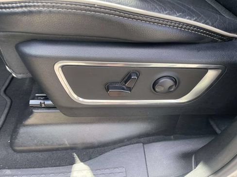 Used 2025 RAM 1500 Laramie AWD/4WD image 18