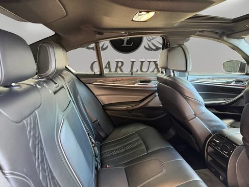 Used 2019 BMW M550i xDrive w/ Dynamic Handling Package AWD/4WD image 29
