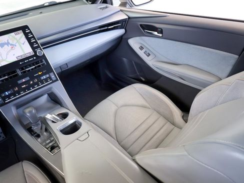Used 2019 Toyota Avalon Touring FWD image 18