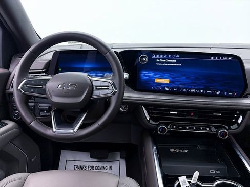 Used 2025 Chevrolet Tahoe Z71 w/ Comfort Package image 8