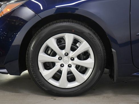 Used 2023 Toyota Corolla LE w/ Carpet Mat Package (TMS) image 27