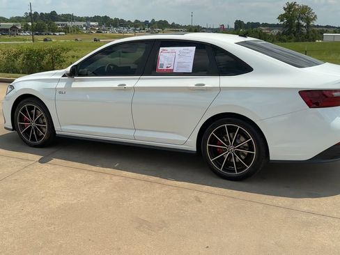 Used 2025 Volkswagen Jetta GLI Autobahn FWD image 5