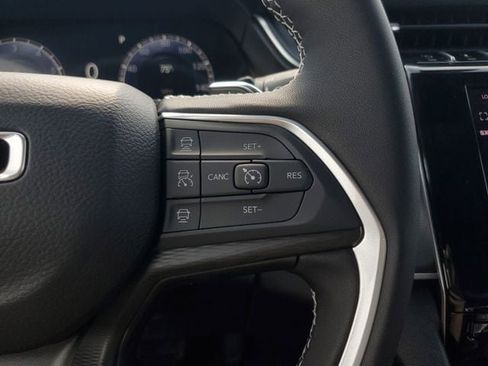 New 2026 Jeep Grand Cherokee L 2WD image 28