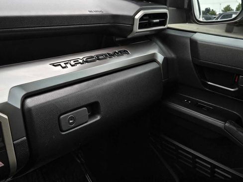 Used 2024 Toyota Tacoma SR5 AWD/4WD image 31