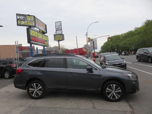 Used 2018 Subaru Outback 2.5i Limited AWD/4WD image 9