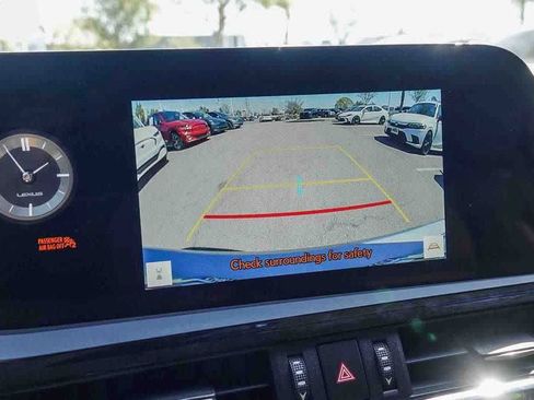 Used 2025 Lexus ES 300h w/ Premium Package FWD image 20