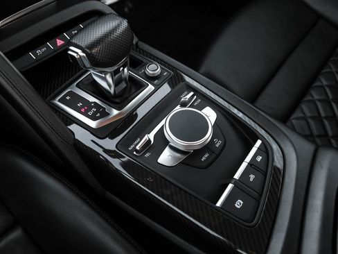 Used 2018 Audi R8 V10 plus image 19