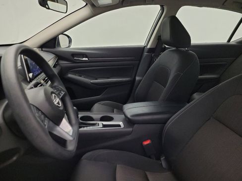 Used 2025 Nissan Altima 2.5 SV FWD image 17