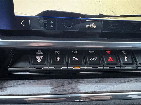 Used 2024 Chevrolet Silverado 3500 LTZ w/ LTZ Plus Package image 27