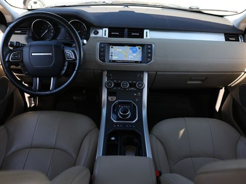 Used 2017 Land Rover Range Rover Evoque SE image 21