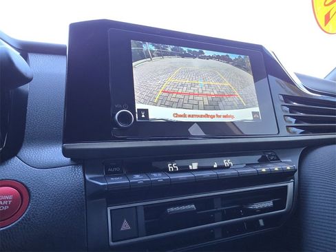 Certified 2025 Toyota Camry SE image 32