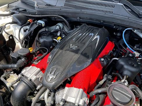 Used 2021 Maserati Ghibli Trofeo RWD image 29