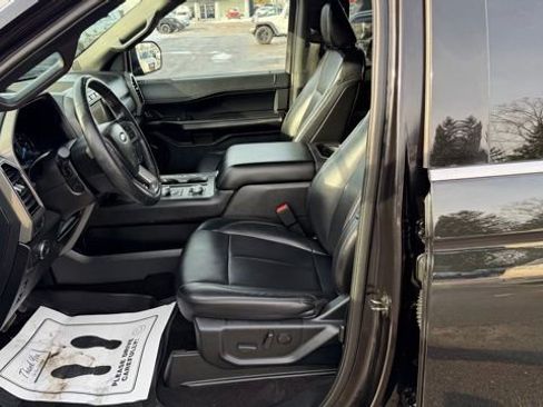 Used 2021 Ford Expedition XLT image 17