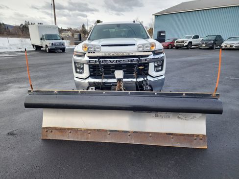 Used 2022 Chevrolet Silverado 2500 LT w/ Convenience Package image 3