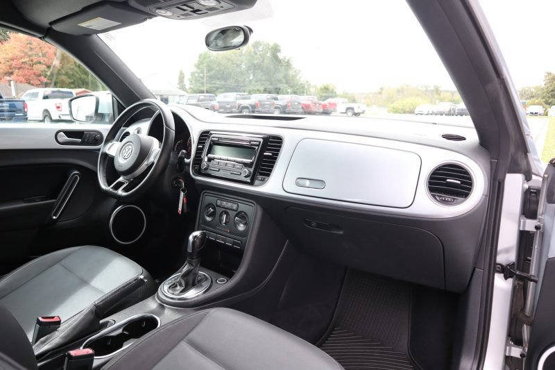Used 2013 Volkswagen Beetle 2.5 FWD image 16