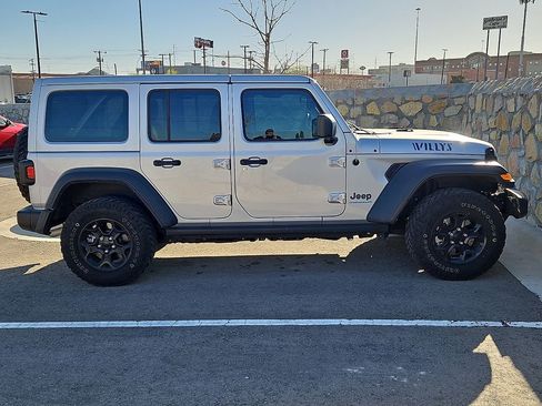 Used 2023 Jeep Wrangler Unlimited w/ Cold Weather Group image 4