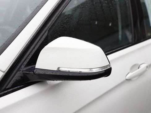 Used 2015 BMW 320i xDrive 320i xDrive image 9