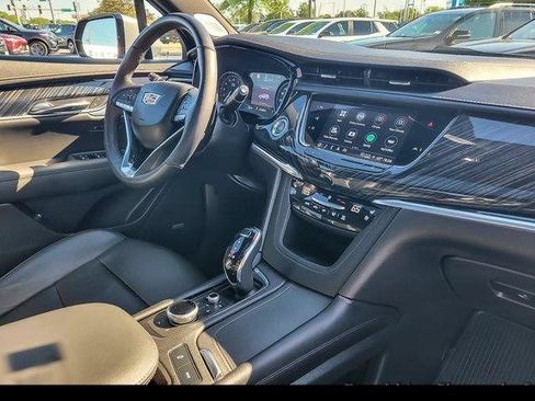 Certified 2024 Cadillac XT6 Premium Luxury w/ Technology Package AWD/4WD image 27