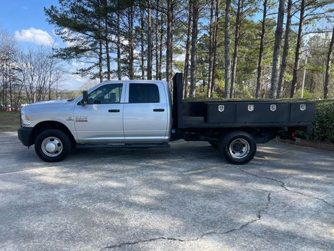 Used 2018 RAM 3500 Tradesman image 2