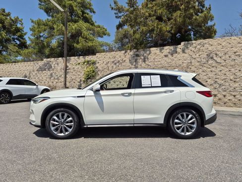 Used 2020 INFINITI QX50 Luxe w/ Cargo Package FWD image 2
