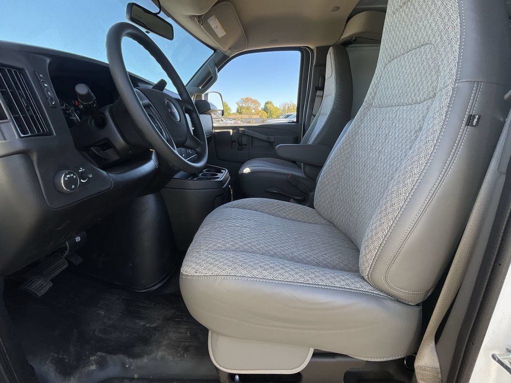 New 2025 GMC Savana 2500 Extended w/ Driver Convenience Package RWD image 23